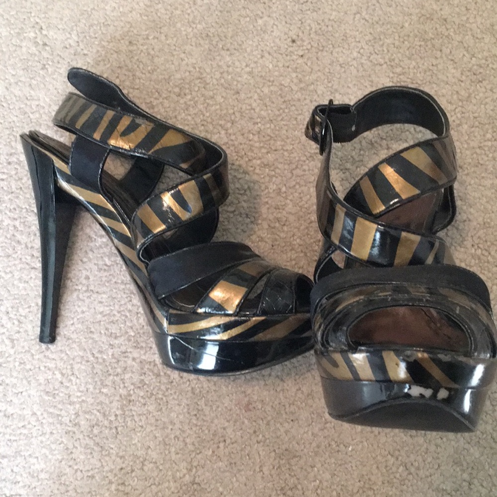 Anne Michelle black & gold heels size 5.5